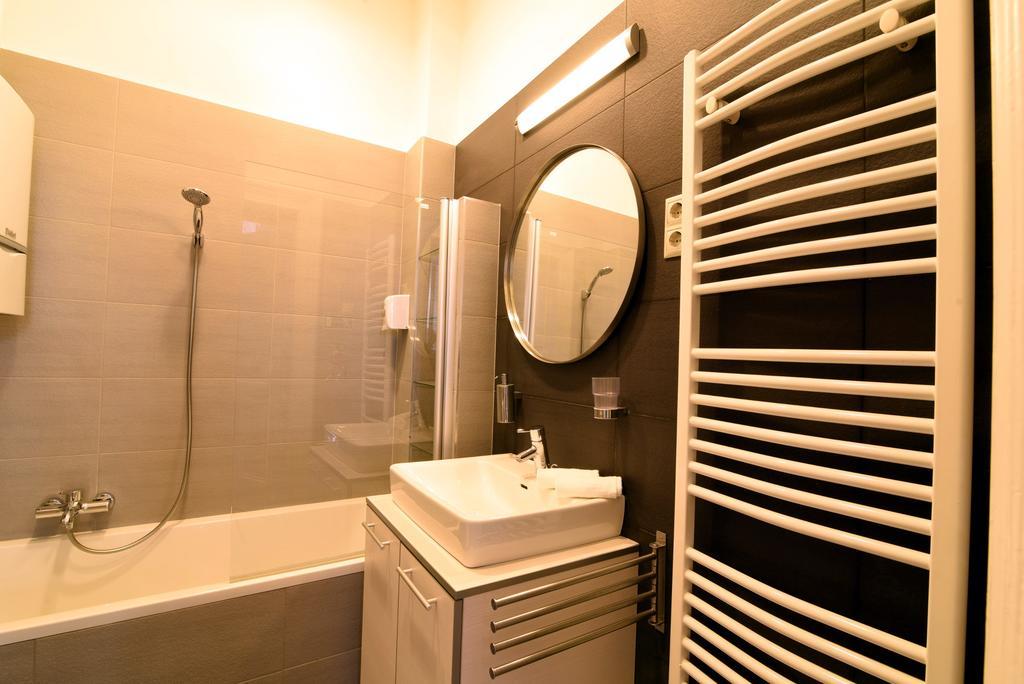 Ferienwohnung Downtown Deluxe Budapest Exterior foto